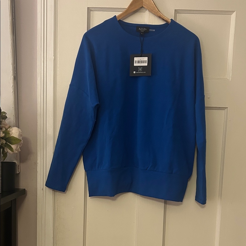 Elegant Blue Crewneck Sweater